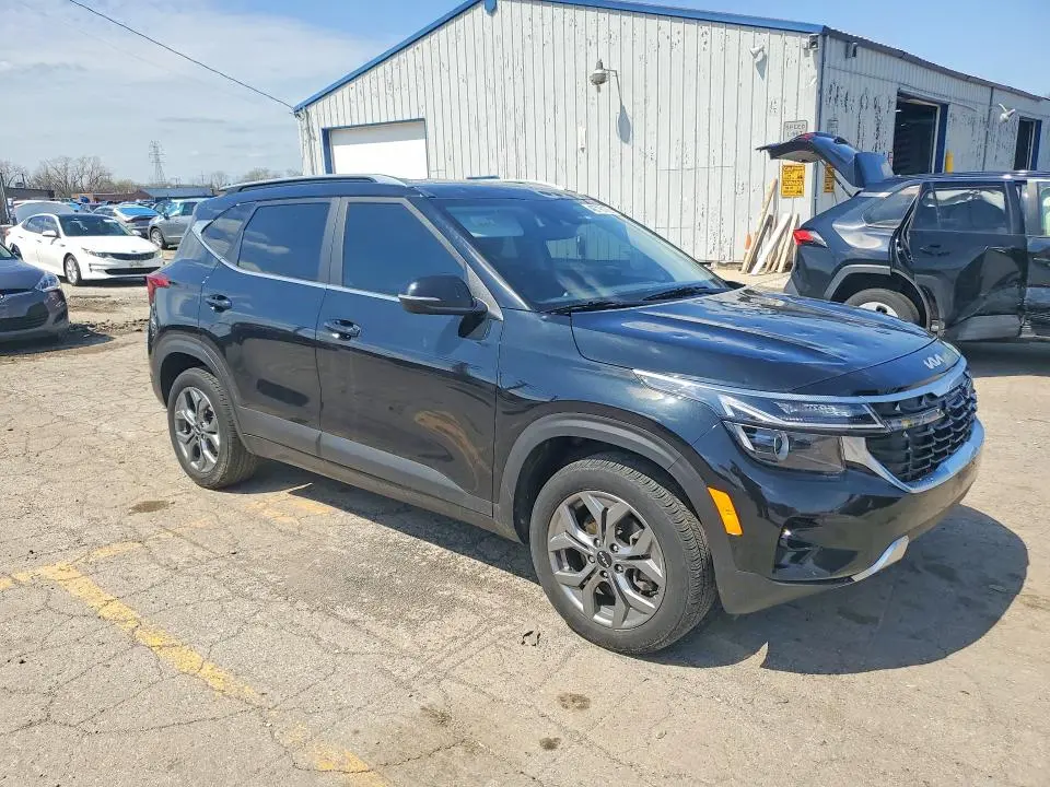 2024 KIA SELTOS S  