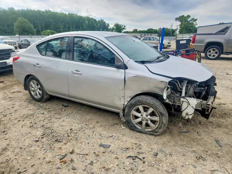 2014 NISSAN VERSA 1.6 SV  