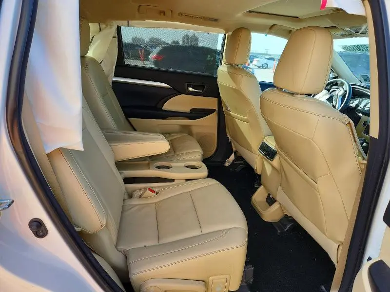 2016 TOYOTA HIGHLANDER XLE  