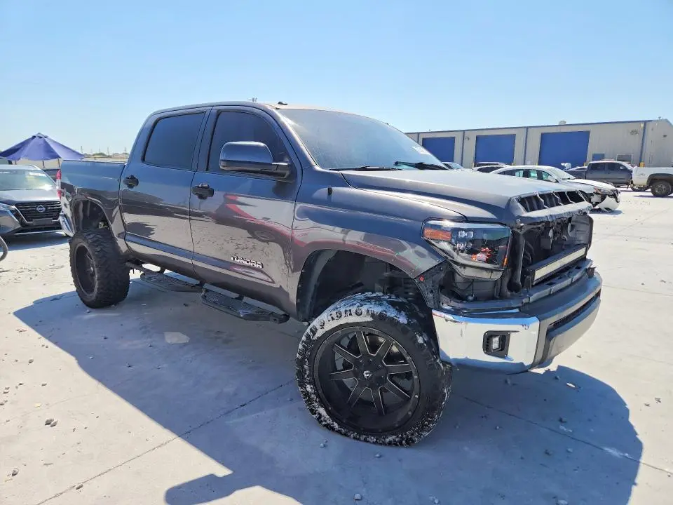2017 TOYOTA TUNDRA SR5  