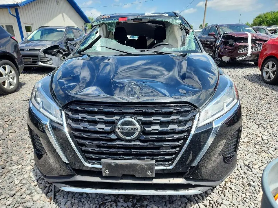 2021 NISSAN KICKS S  