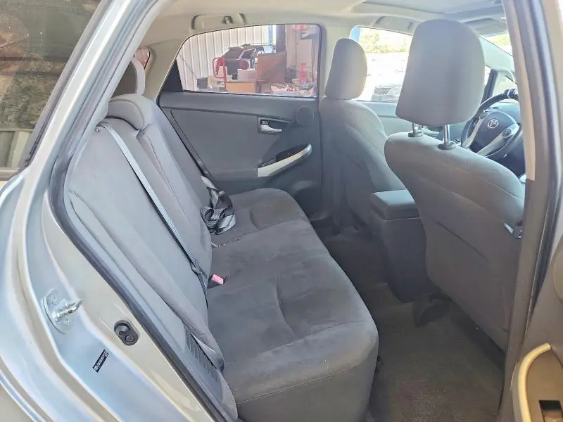 2010 TOYOTA PRIUS III  