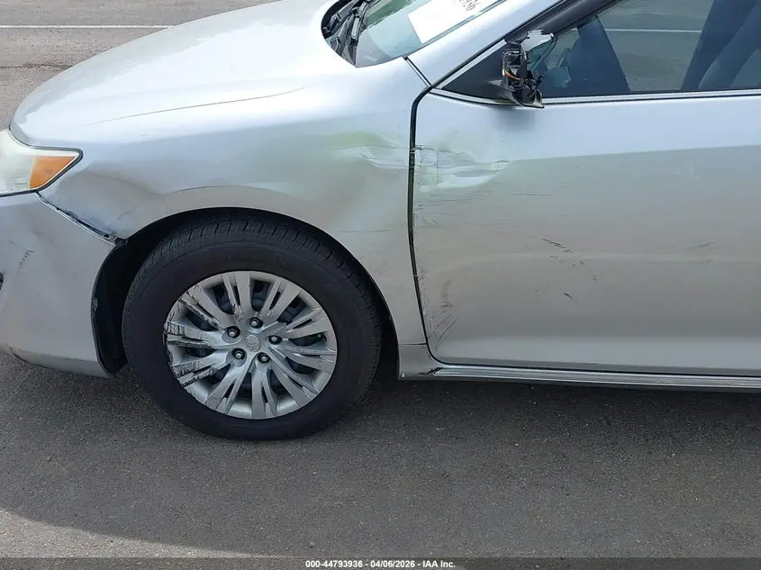 2014 TOYOTA CAMRY LE