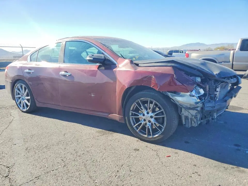 2010 NISSAN MAXIMA S  