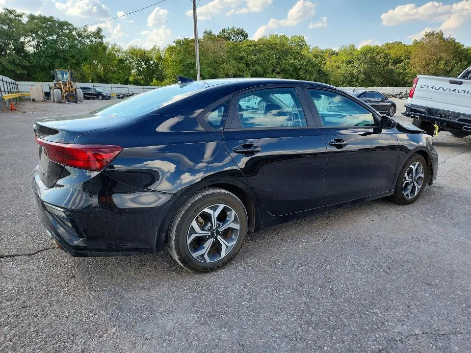 2021 KIA FORTE LXS  