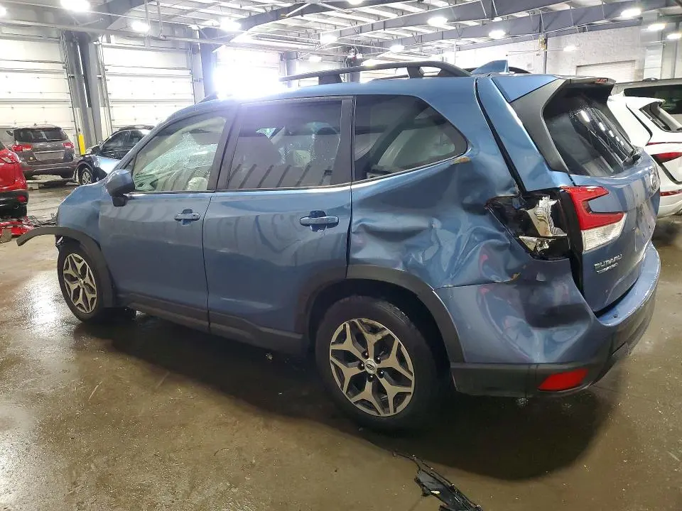 2023 SUBARU FORESTER PREMIUM  