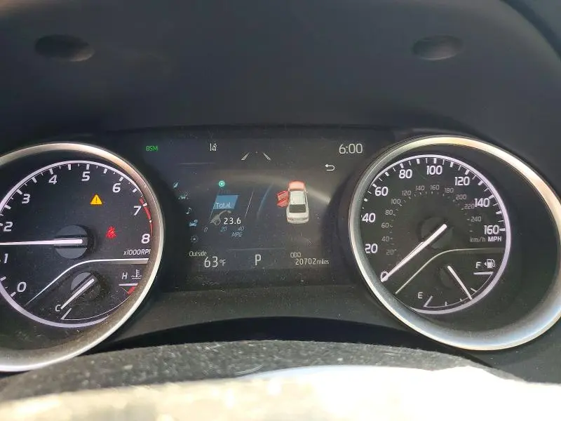 2021 TOYOTA CAMRY XLE  