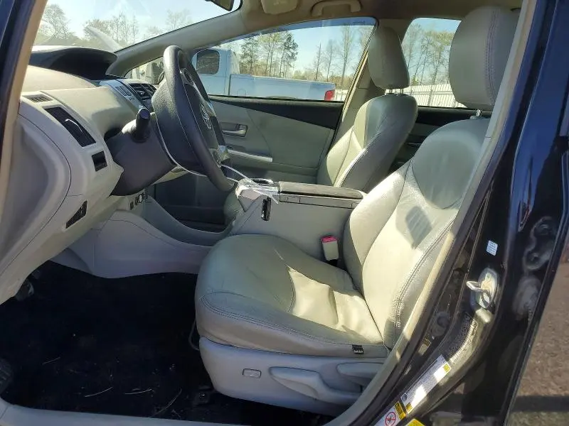 2013 TOYOTA PRIUS V TWO  