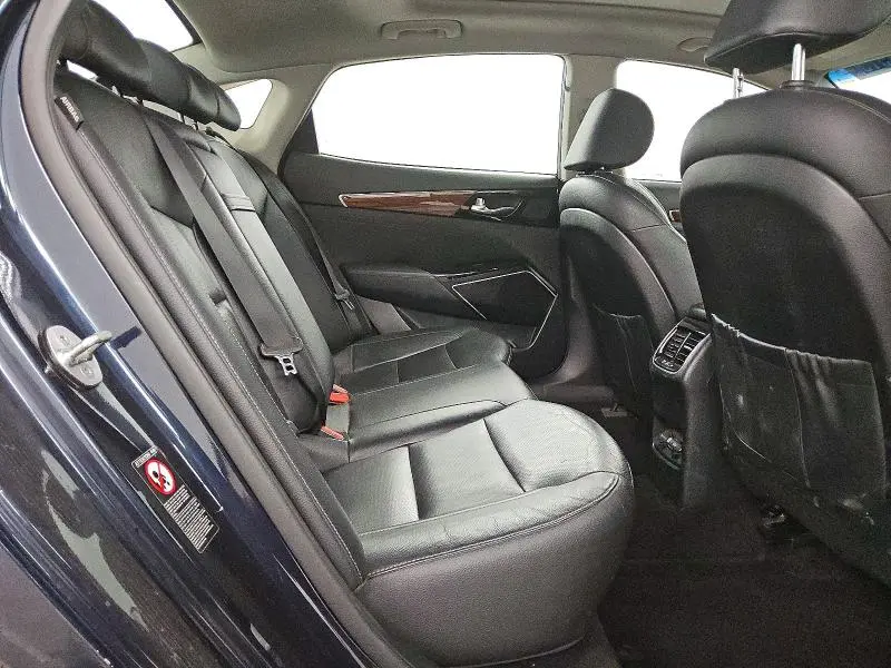 2017 KIA CADENZA PREMIUM  