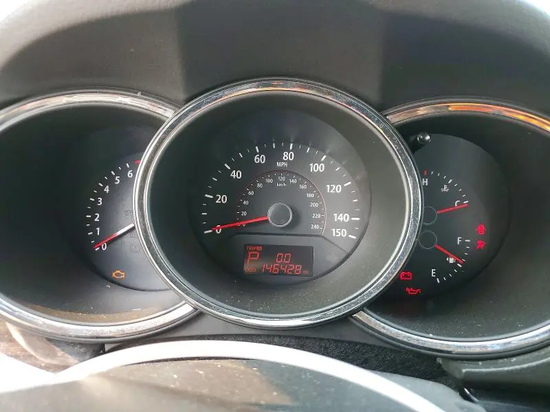 2011 KIA SORENTO LX  