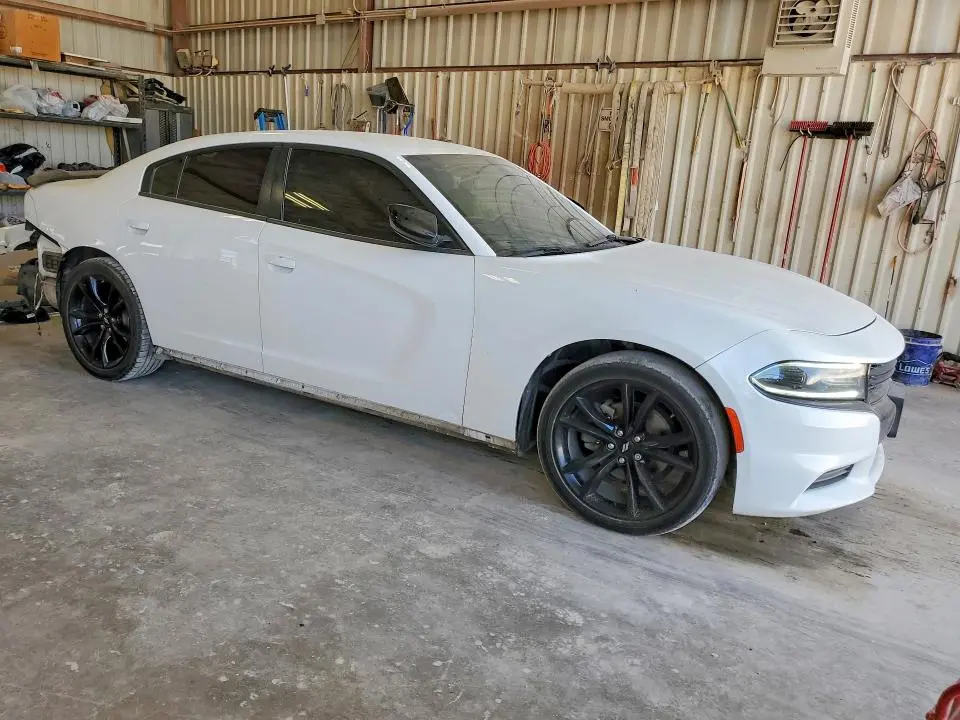 2018 DODGE CHARGER SXT  