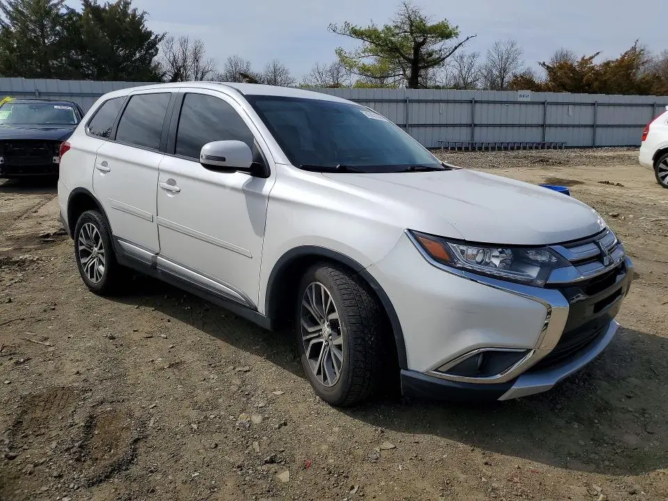 2016 MITSUBISHI OUTLANDER SE  