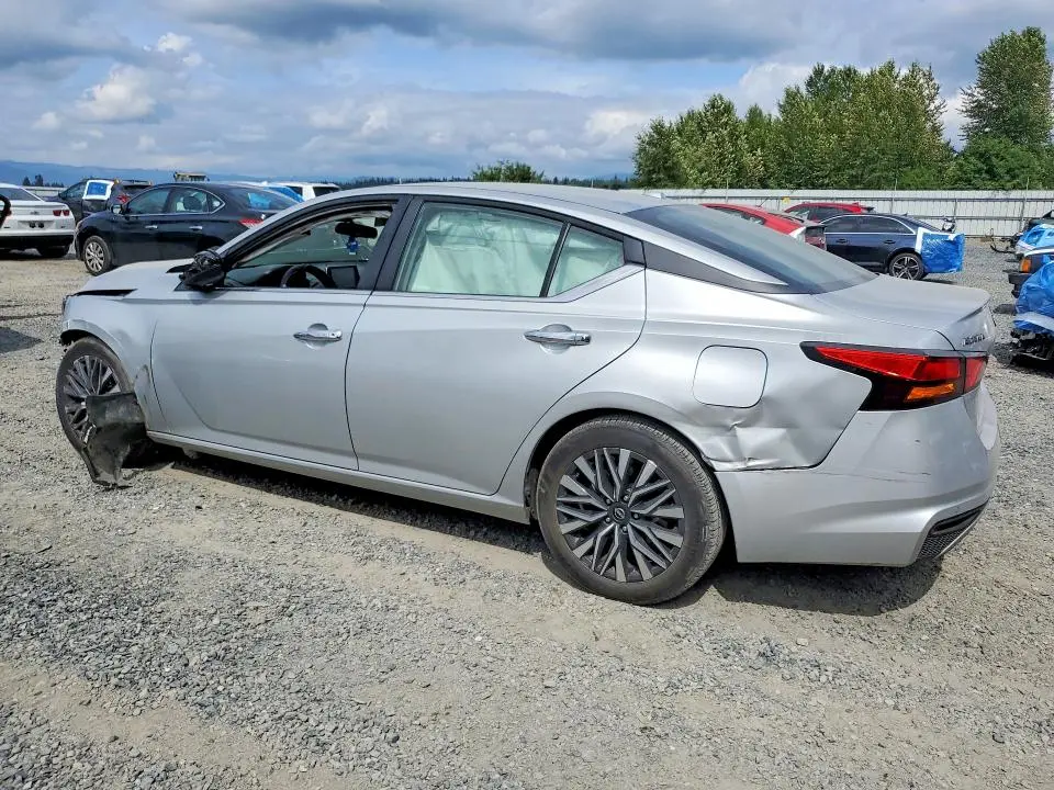 2024 NISSAN ALTIMA SV  