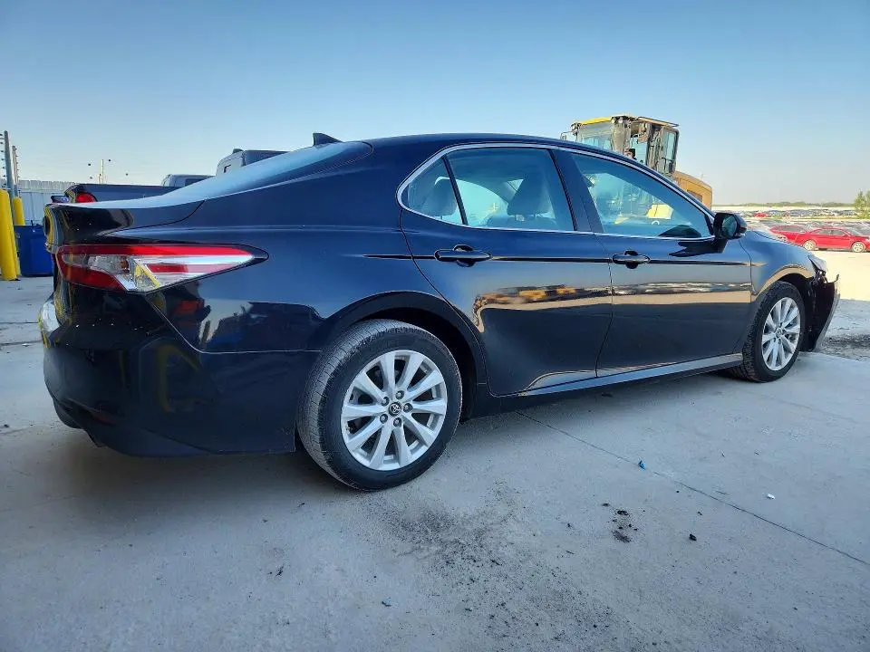 2019 TOYOTA CAMRY LE  