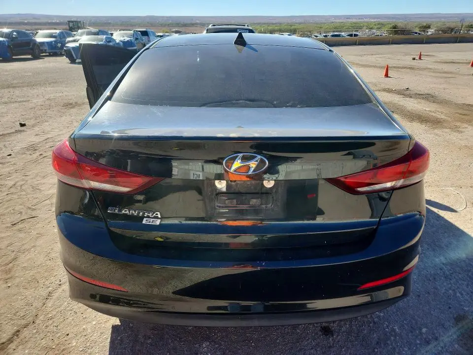 2018 HYUNDAI ELANTRA SE  