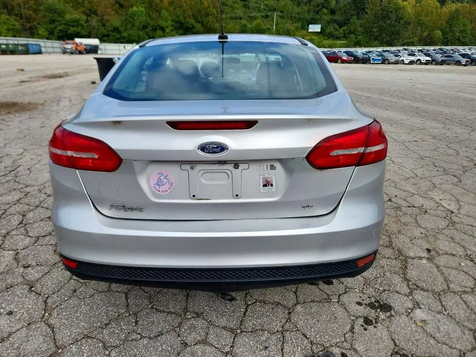 2017 FORD FOCUS SE  