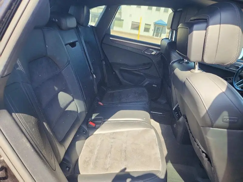 2018 PORSCHE MACAN GTS  