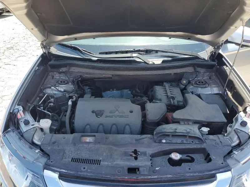 2018 MITSUBISHI OUTLANDER SE  