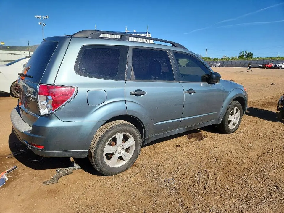 2010 SUBARU FORESTER XS  