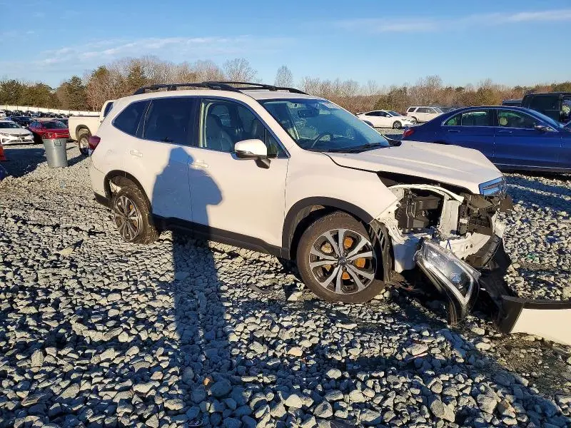 2021 SUBARU FORESTER LIMITED  