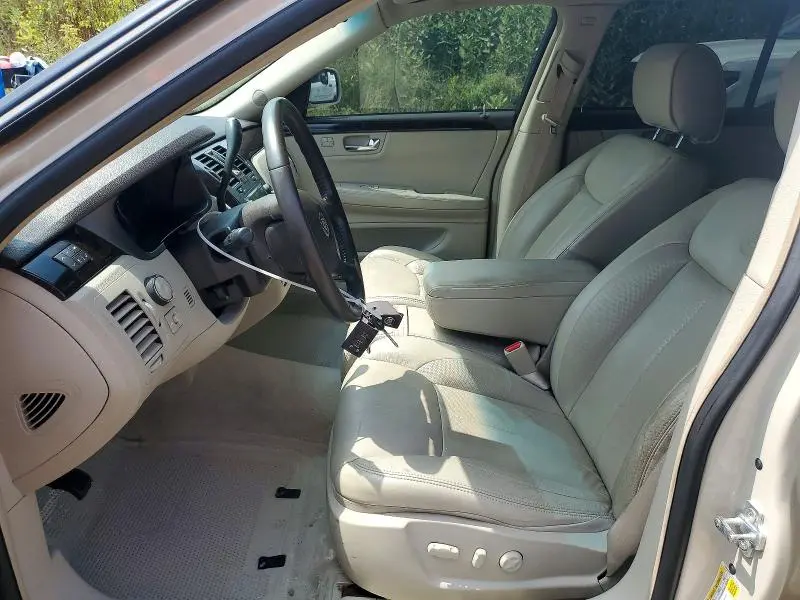 2011 CADILLAC DTS   