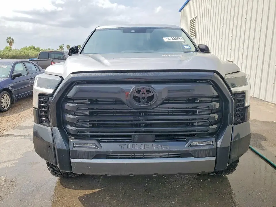 2023 TOYOTA TUNDRA SR5  