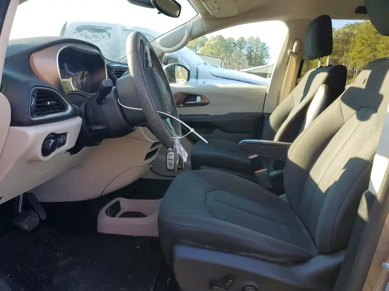 2017 CHRYSLER PACIFICA LX  