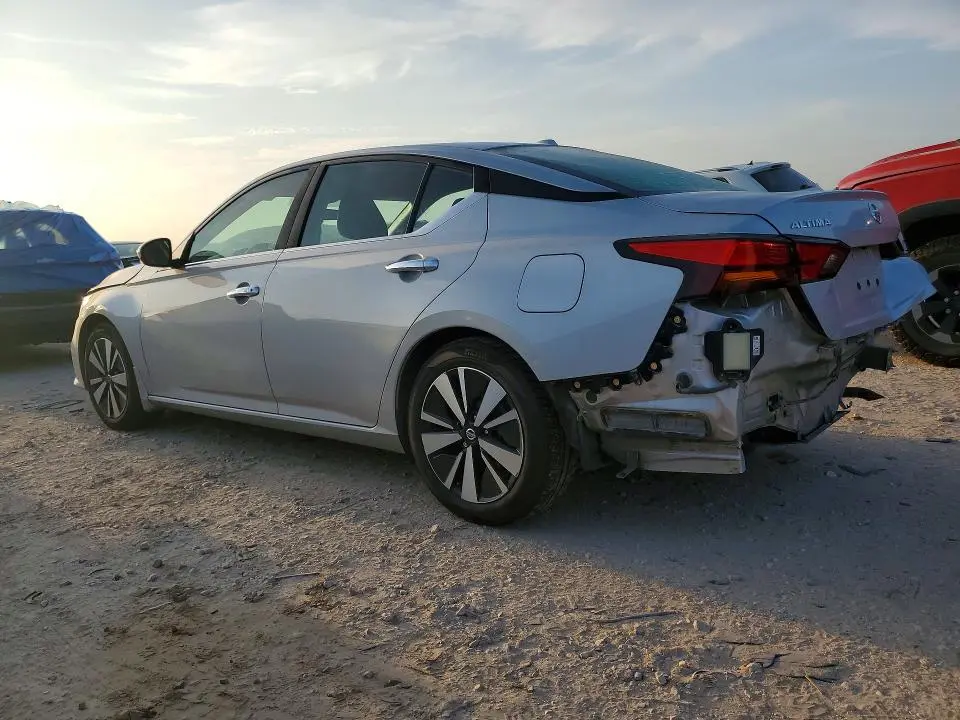 2021 NISSAN ALTIMA SV  