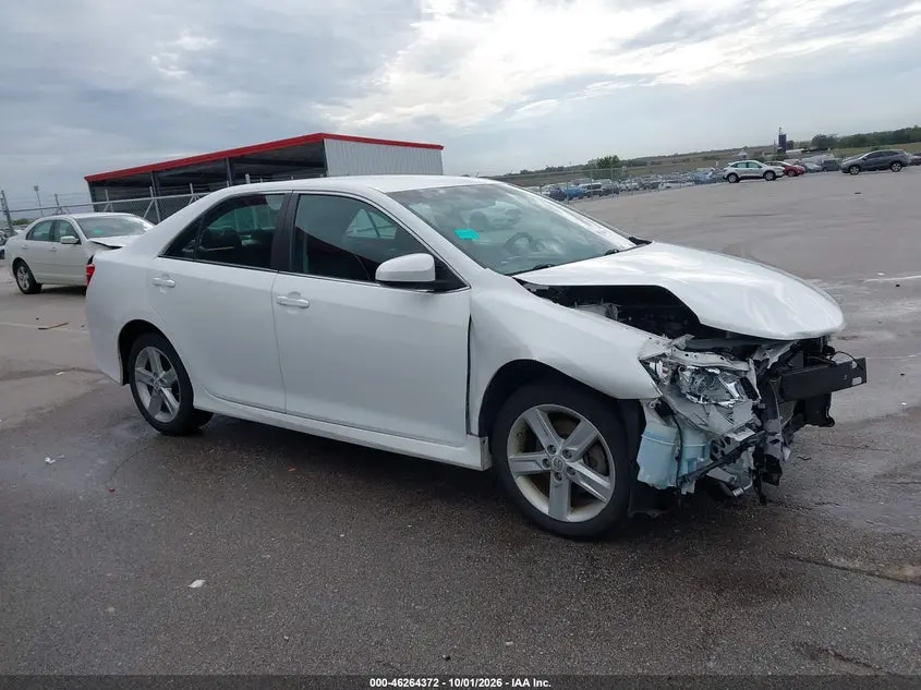 2012 TOYOTA CAMRY SE