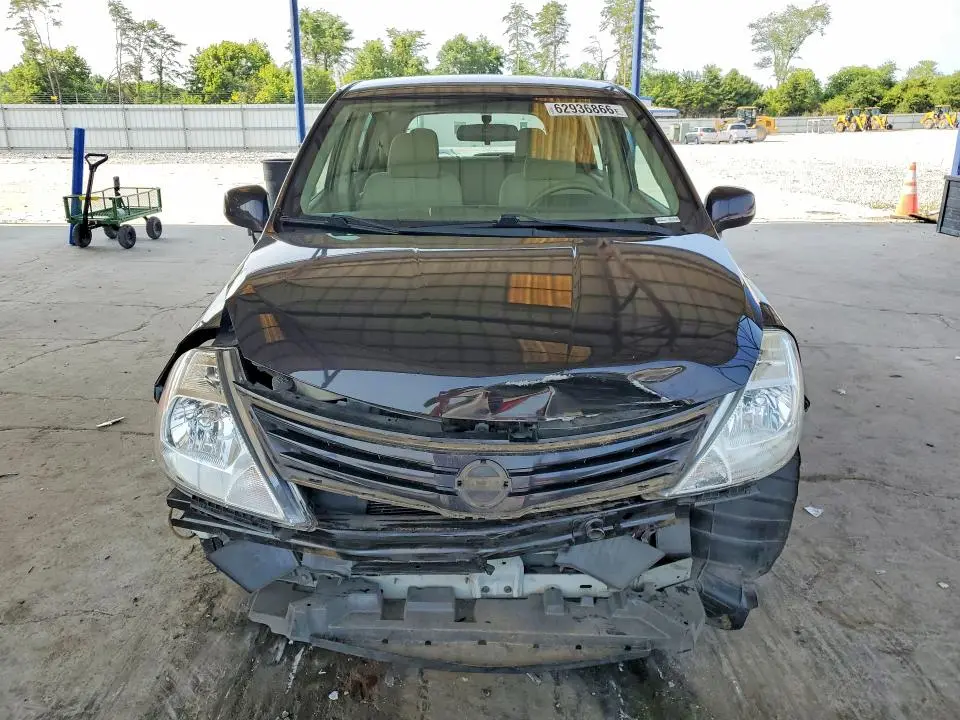 2011 NISSAN VERSA 1.8 S  