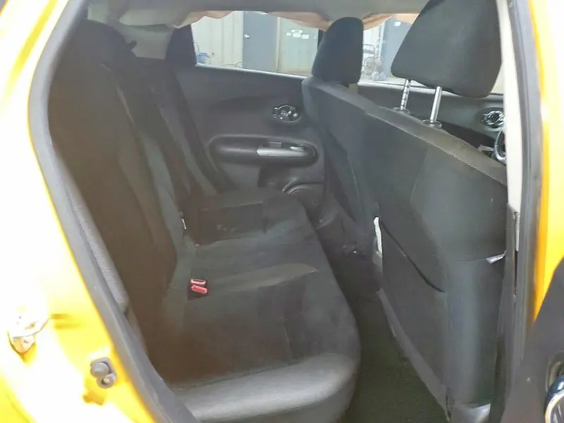 2015 NISSAN JUKE SV  