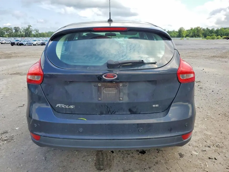 2016 FORD FOCUS SE  