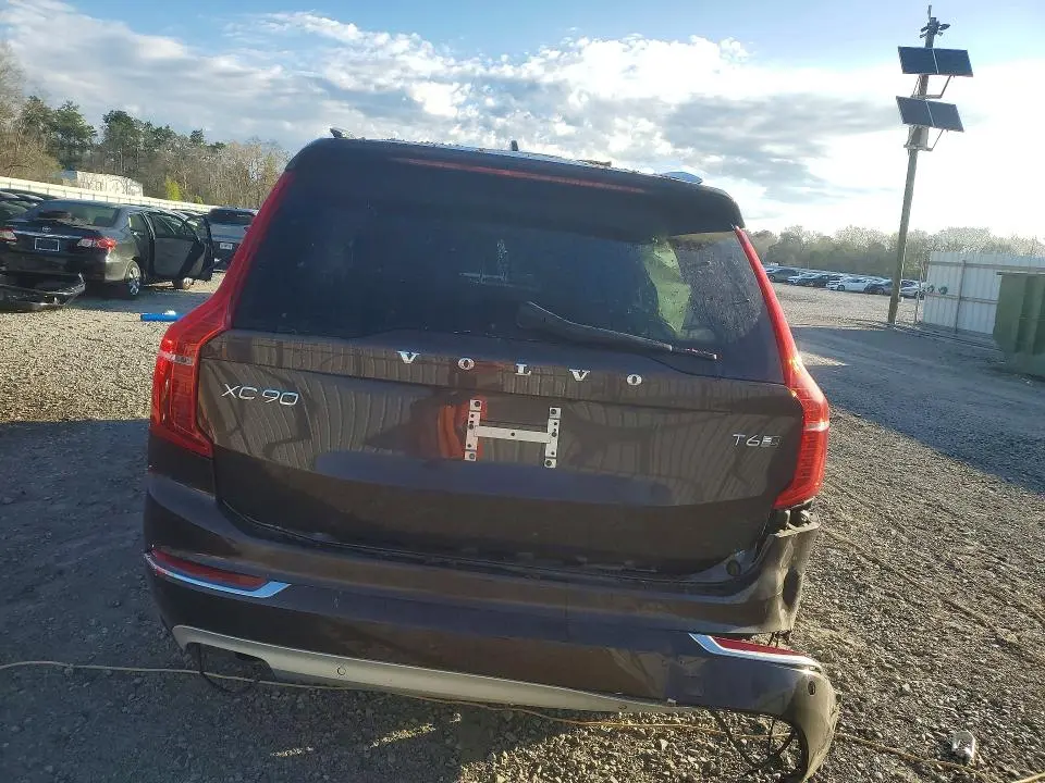 2018 VOLVO XC90 T6  