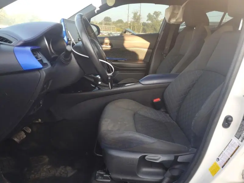 2020 TOYOTA C-HR XLE  