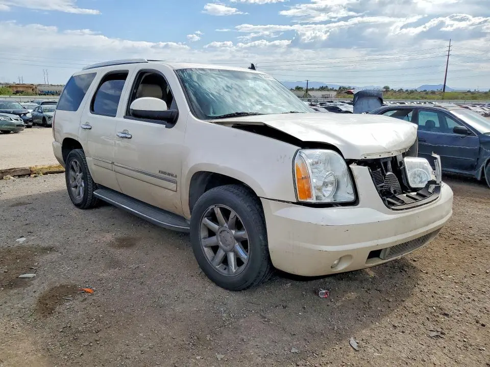 2014 GMC YUKON DENALI  