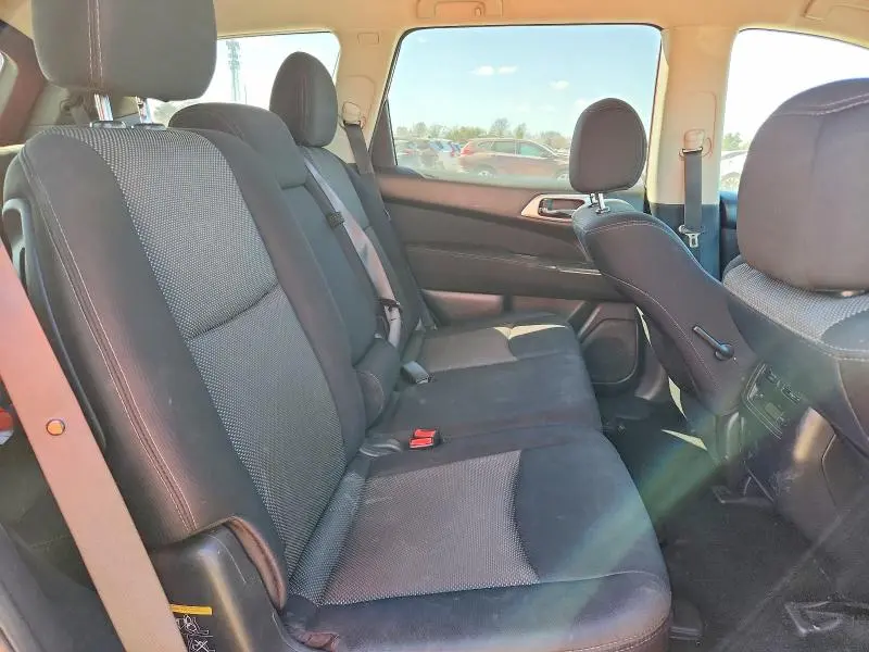 2017 NISSAN PATHFINDER SV  