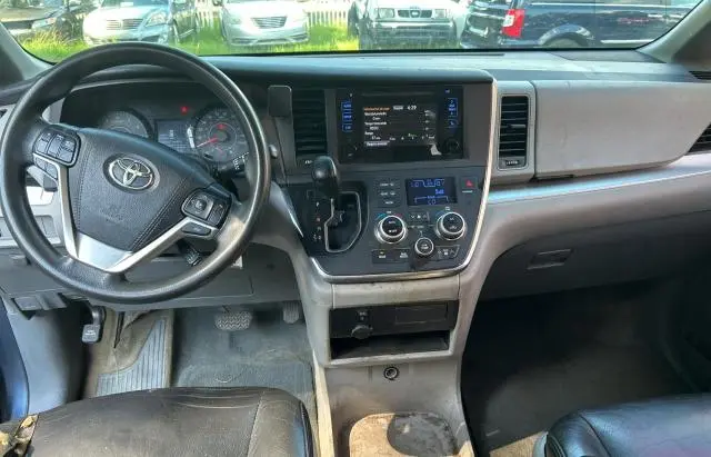 2015 TOYOTA SIENNA   