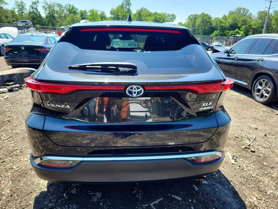2022 TOYOTA VENZA XLE  