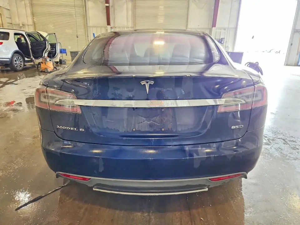 2015 TESLA MODEL S 85D  