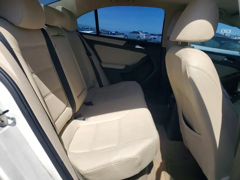 2012 VOLKSWAGEN JETTA SE  