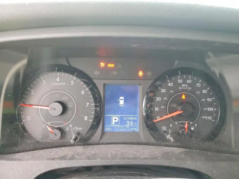 2015 TOYOTA SIENNA LE 8-PASSENGER  