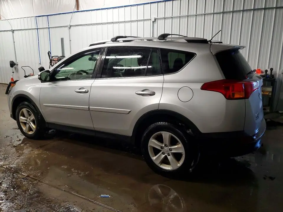 2014 TOYOTA RAV4 XLE  