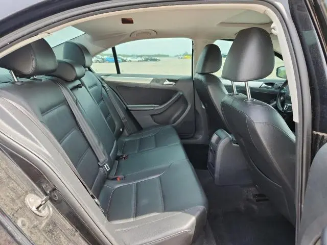 2013 VOLKSWAGEN JETTA SE  