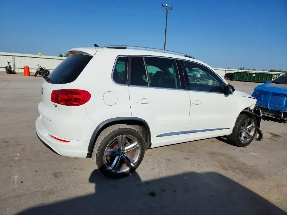 2017 VOLKSWAGEN TIGUAN SPORT  