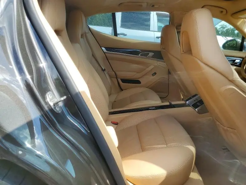 2012 PORSCHE PANAMERA 2  