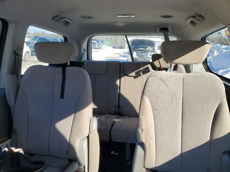 2010 KIA SEDONA LX  