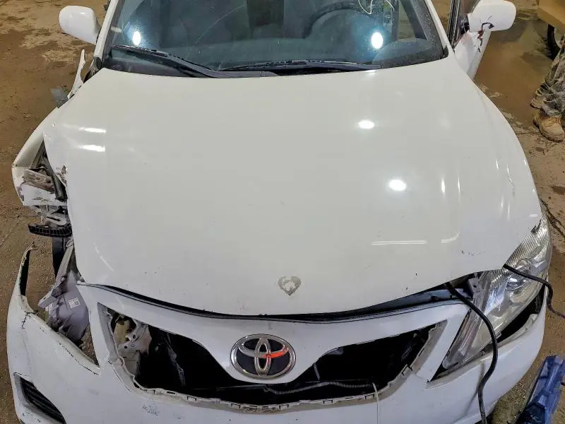 2011 TOYOTA CAMRY LE  
