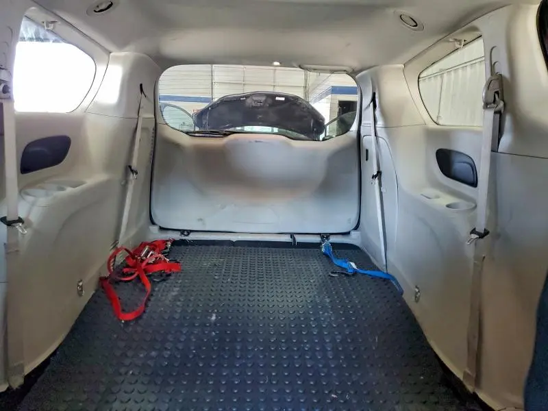 2021 CHRYSLER VOYAGER LX  