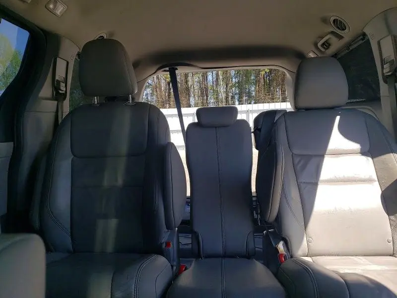2015 TOYOTA SIENNA XLE 8-PASSENGER  