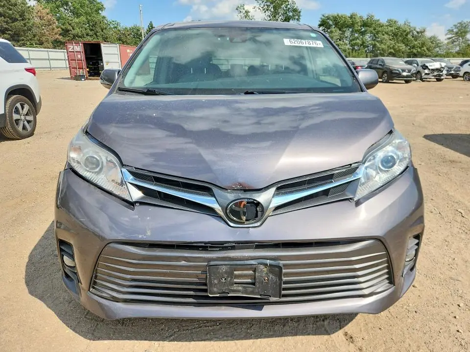 2019 TOYOTA SIENNA XLE 8-PASSENGER  